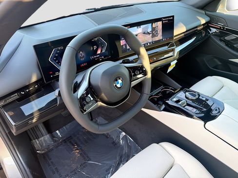 New 2026 BMW 530i w/ Convenience Package image 26