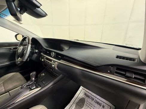 Used 2016 Lexus ES 350 w/ Luxury Package w/Wood Trim FWD image 25