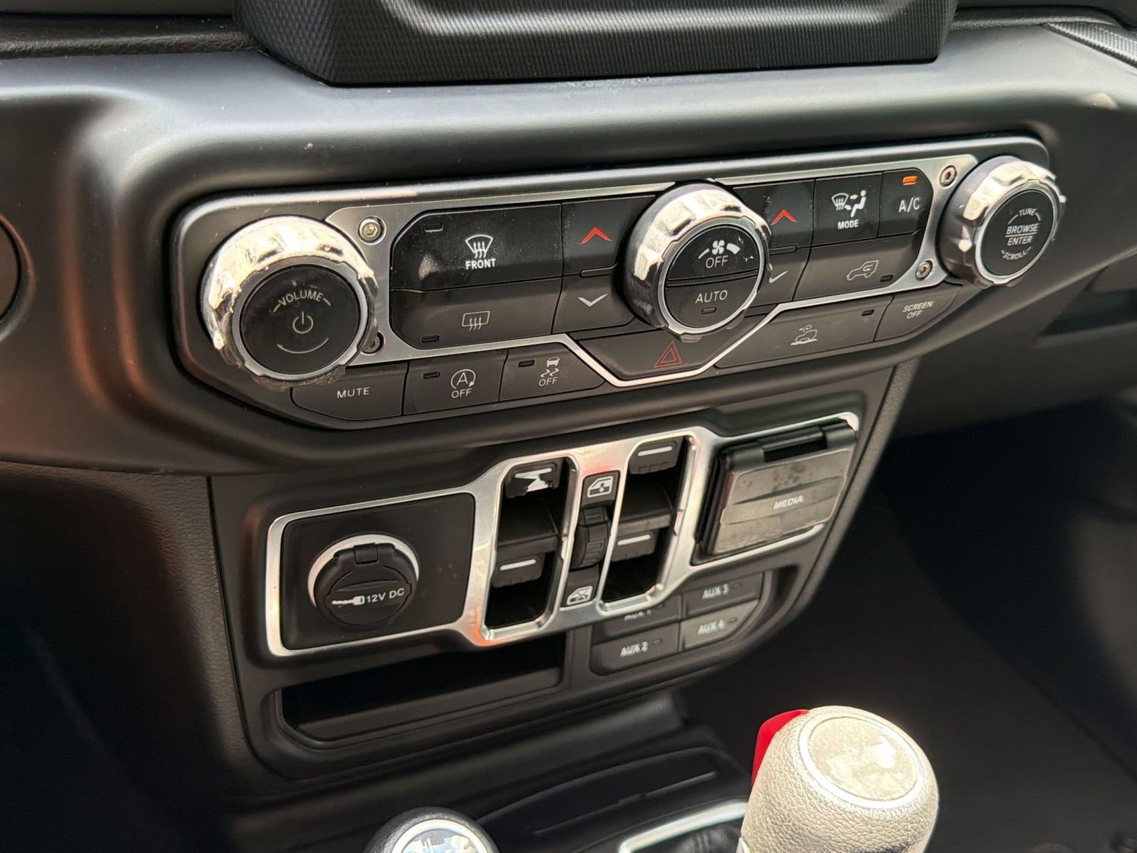 Used 2023 Jeep Wrangler Unlimited Sport AWD/4WD image 18