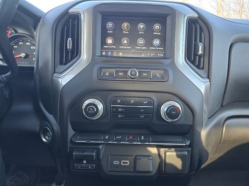 Used 2024 GMC Sierra 2500 Pro w/ Convenience Package image 24