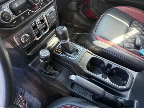 Used 2021 Jeep Gladiator Sport AWD/4WD image 13