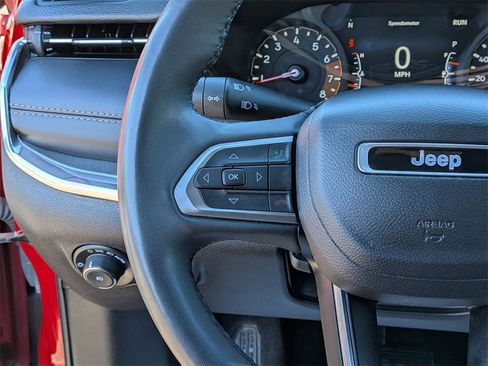 Certified 2023 Jeep Compass Limited image 18