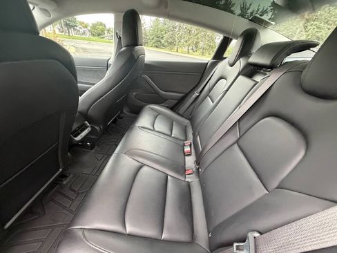 Used 2018 Tesla Model 3 Mid Range RWD image 11