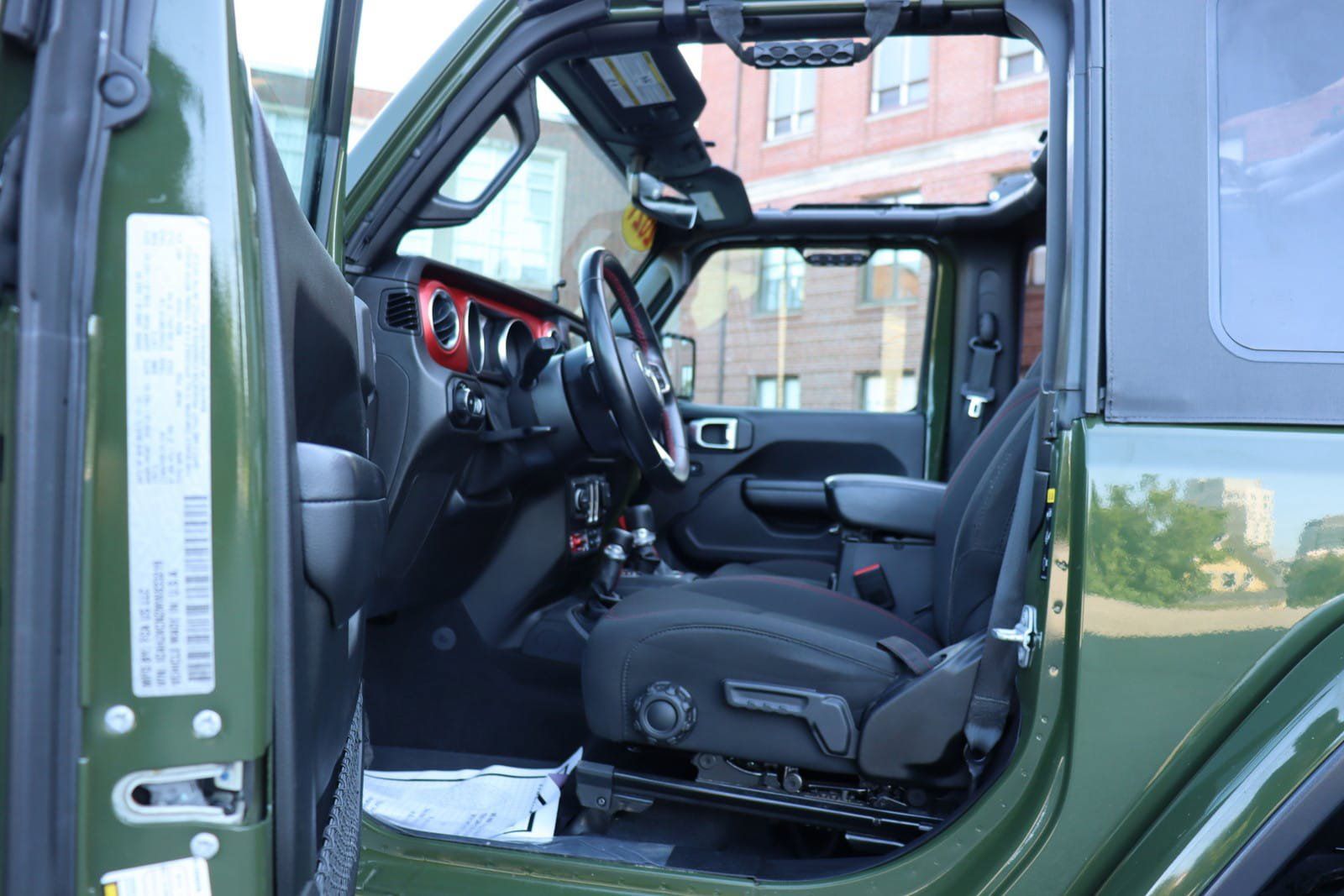 Used 2021 Jeep Wrangler Rubicon AWD/4WD image 14