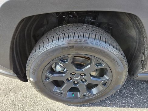 Used 2021 Toyota RAV4 TRD Off-Road AWD/4WD image 24
