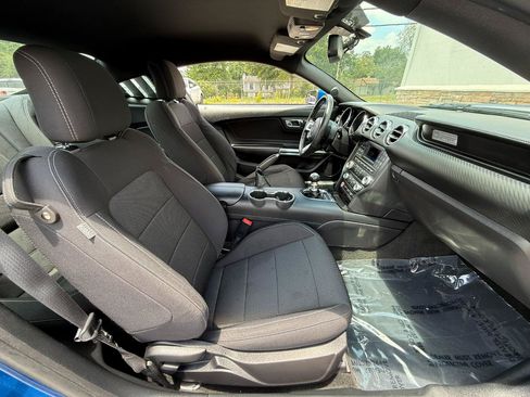 Used 2017 Ford Mustang Coupe RWD image 25