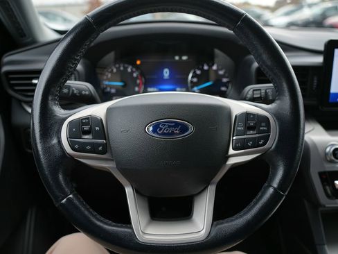 Used 2022 Ford Explorer XLT w/ Class IV Trailer Tow Package image 11