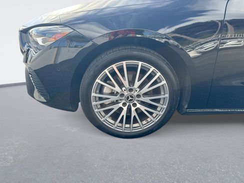 Used 2025 Mercedes-Benz CLA 250 4MATIC image 11