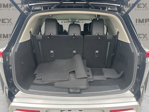 Used 2025 Nissan Pathfinder SL image 30