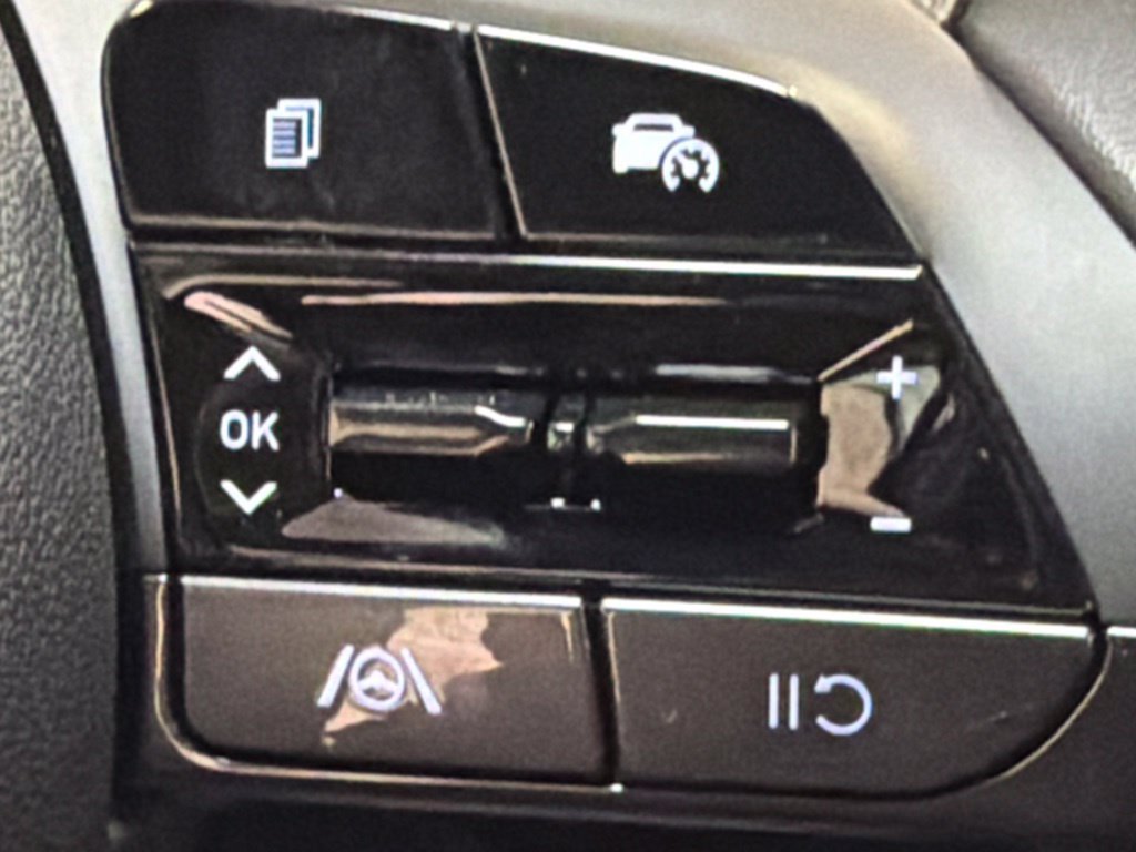 New 2026 Hyundai Elantra SEL Sport FWD image 19