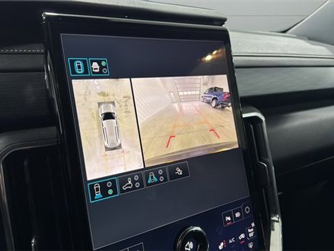 Used 2025 GMC Acadia Elevation image 14