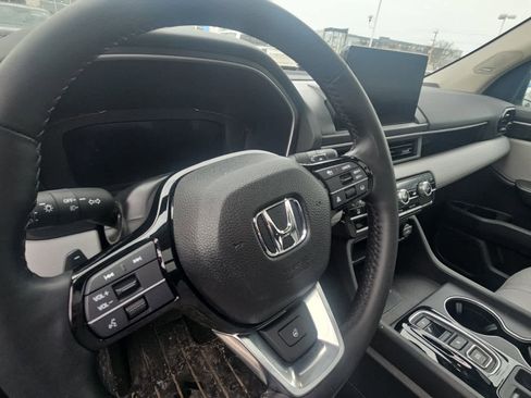 Used 2025 Honda Pilot Elite image 5