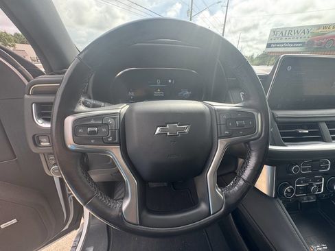 Used 2022 Chevrolet Tahoe Z71 w/ Luxury Package AWD/4WD image 18