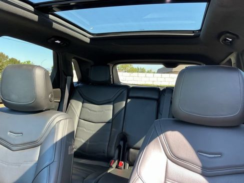 Used 2017 Cadillac XT5 Platinum w/ Driver Assist Package AWD/4WD image 12