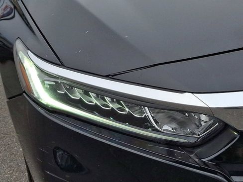 Used 2019 Honda Accord EX image 9