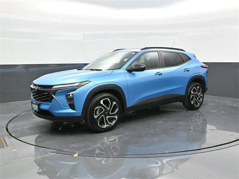 Certified 2025 Chevrolet Trax RS w/ Sunroof Package image 3