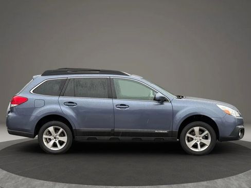 Used 2014 Subaru Outback 2.5i Limited image 9
