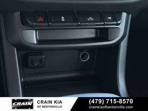 Used 2022 Chevrolet Colorado LT w/ LT Convenience Package image 19