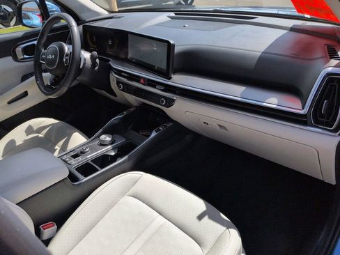Certified 2025 Kia Sorento EX FWD image 30