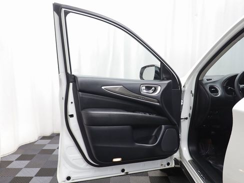 Used 2019 INFINITI QX60 Luxe w/ Essential Package image 4