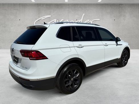 Used 2024 Volkswagen Tiguan SE image 16