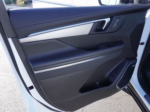 Used 2025 Buick Enclave Preferred image 15