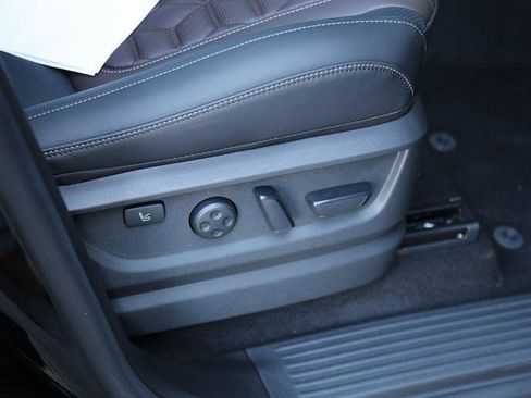 New 2025 Nissan Armada Platinum Reserve image 30