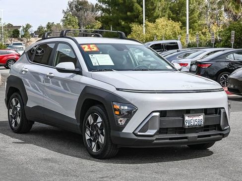 Certified 2025 Hyundai Kona SEL image 3