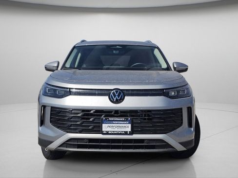 Used 2025 Volkswagen Tiguan S AWD/4WD image 3