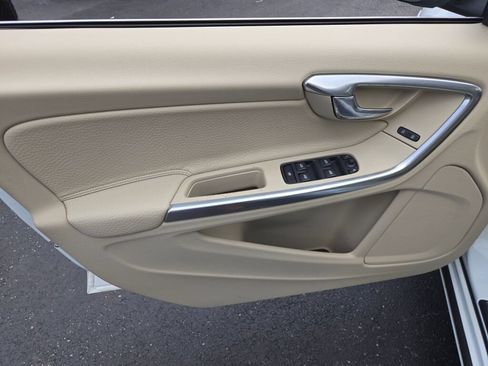 Used 2014 Volvo S60 T5 FWD image 22