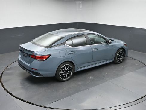 Used 2024 Nissan Sentra SR w/ SR Premium Package image 37
