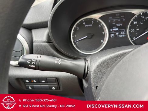 Certified 2022 Nissan Versa S image 23