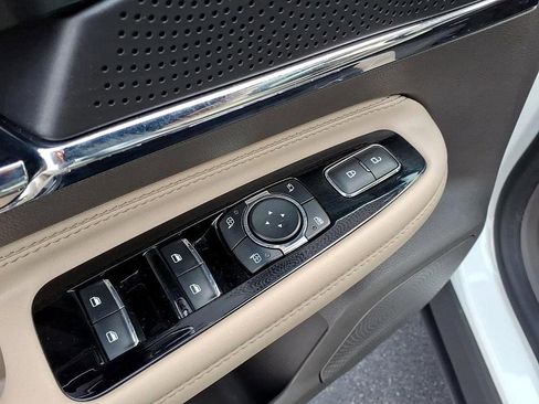 Used 2023 Lincoln Corsair Reserve w/ Equipment Group 201A image 12