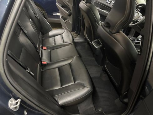 Certified 2023 Volvo XC60 B5 Core w/ Climate Package image 17