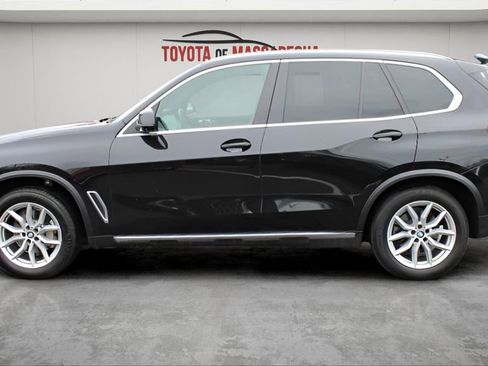 Used 2023 BMW X5 xDrive40i w/ Premium Package AWD/4WD image 2