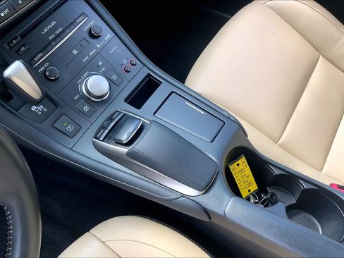 Used 2014 Lexus CT 200h FWD image 16