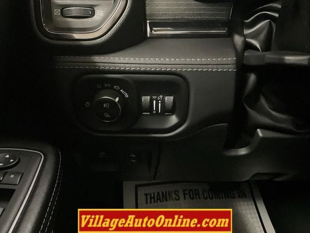 Used 2023 RAM 1500 Limited w/ Body Color Bumper Group AWD/4WD image 25