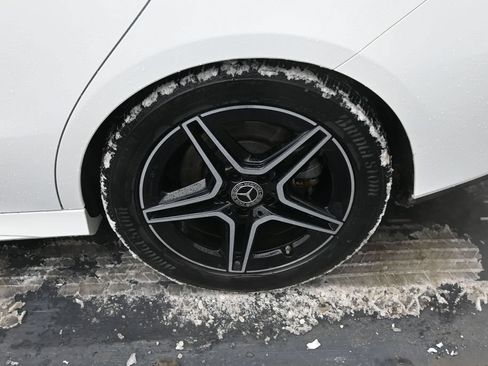 Used 2023 Mercedes-Benz CLA 250 4MATIC image 11