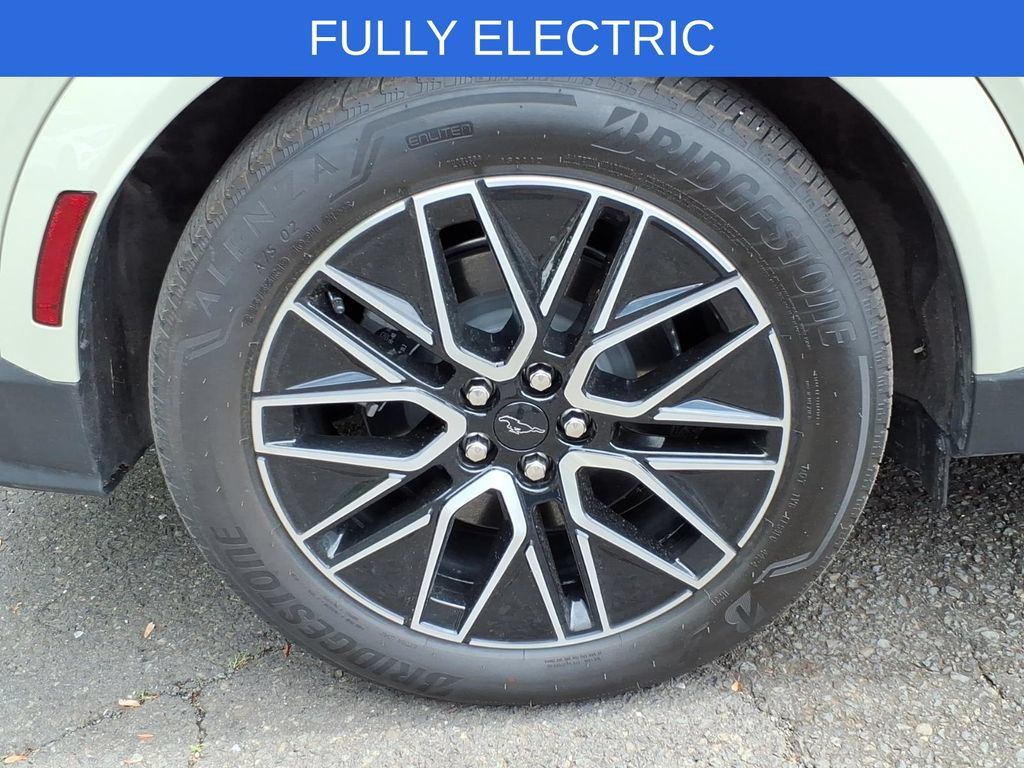 Used 2025 Ford Mustang Mach-E Premium RWD image 7