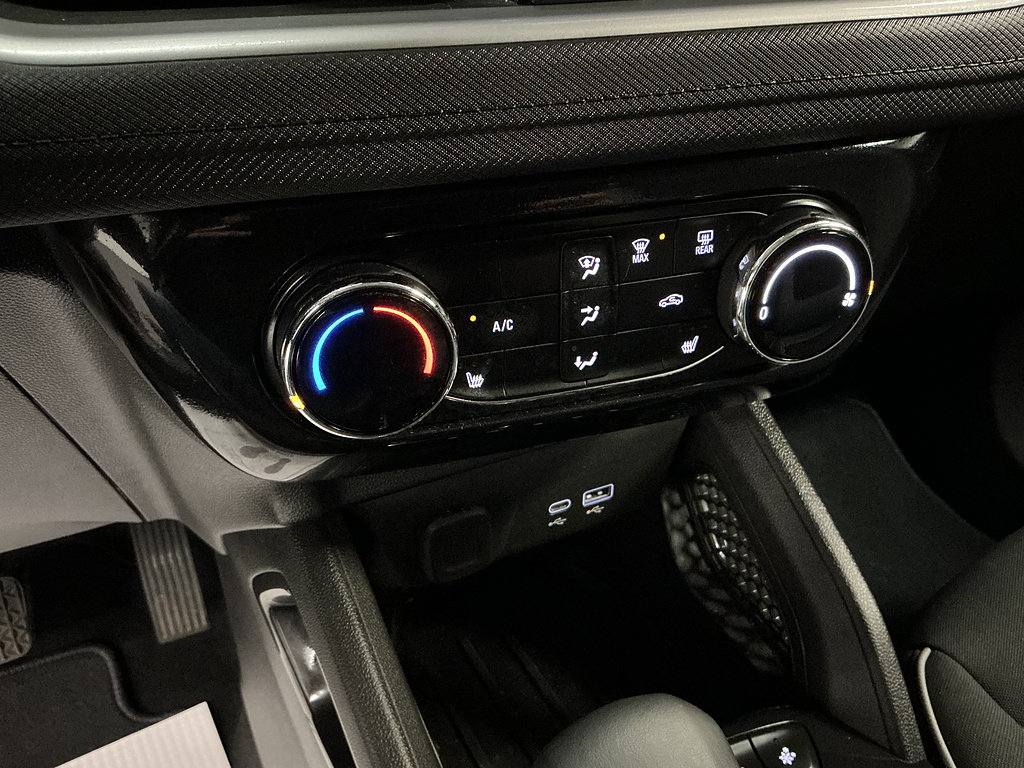 Used 2025 Chevrolet TrailBlazer LT w/ LT Cold Weather Package FWD image 11
