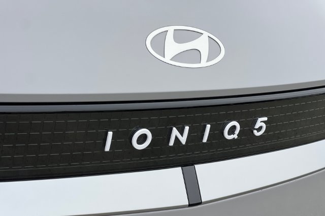 New 2027 Hyundai Ioniq 5 SEL AWD/4WD image 8