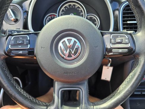 Used 2014 Volkswagen Beetle 2.5 image 23