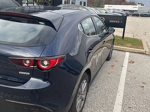 Used 2022 MAZDA MAZDA3 s image 7