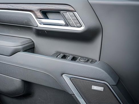 New 2026 GMC Sierra 1500 SLT image 19