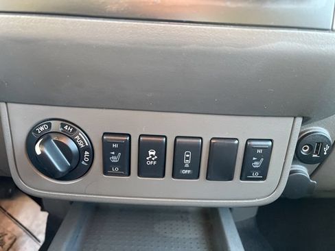 Used 2020 Nissan Frontier SV AWD/4WD image 14