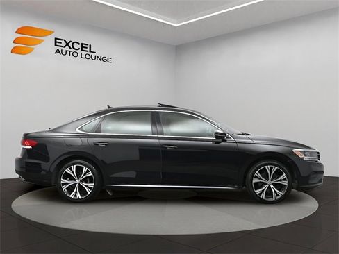 Used 2020 Volkswagen Passat 2.0T SEL image 6