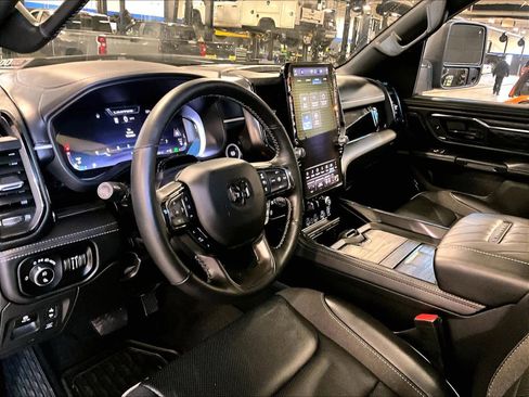 Used 2025 RAM 1500 Limited image 8