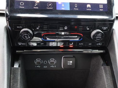 Used 2021 Jeep Grand Cherokee L Limited image 32