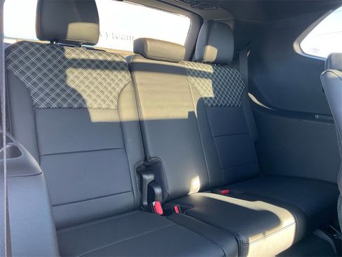 New 2026 GMC Acadia Denali w/ Super Cruise Package image 27