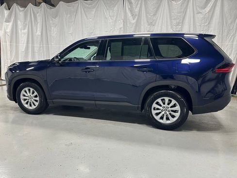 Used 2025 Toyota Grand Highlander XLE image 4